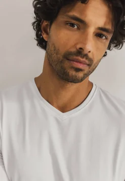 ESSENTIALS T-shirt met V-hals-State of Art Online