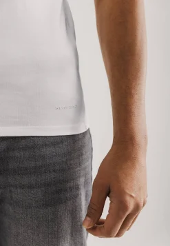 ESSENTIALS T-shirt met V-hals-State of Art Online
